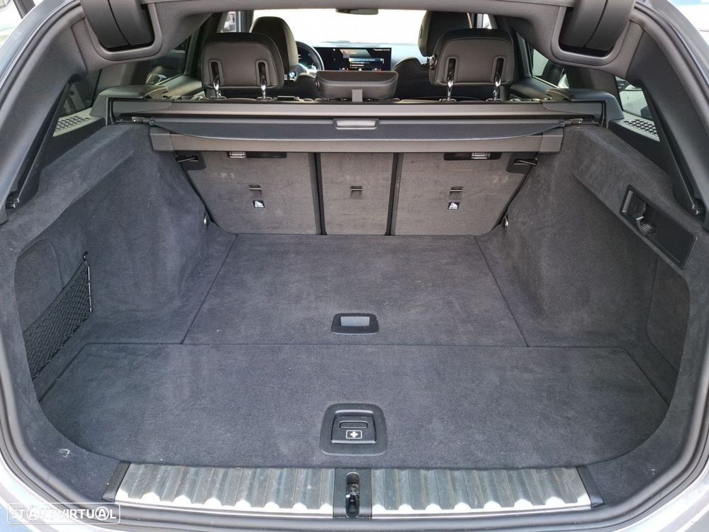 BMW 320 d Touring Pack Desportivo M Auto - 23