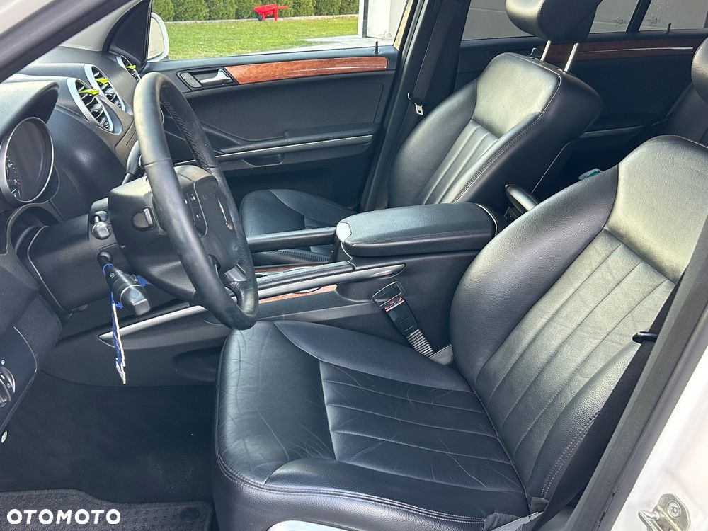Mercedes-Benz ML 350 4-Matic - 15