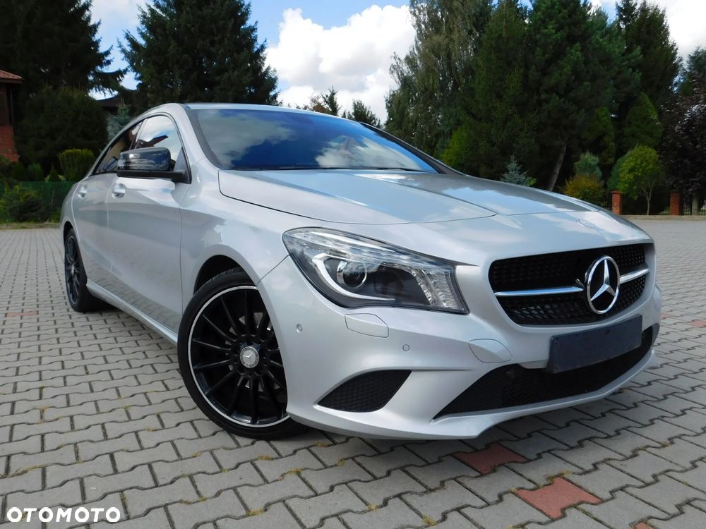 Mercedes-Benz CLA 180 AMG Line - 1