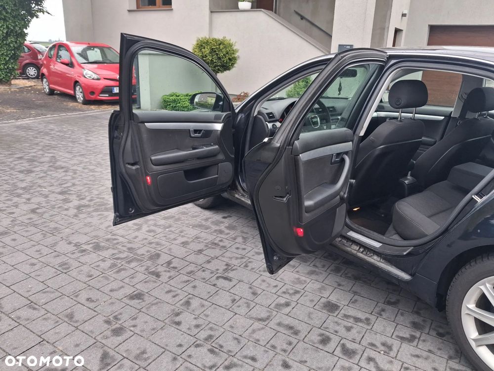 Audi A4 Limousine - 15