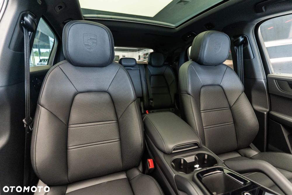 Porsche Cayenne E-Hybrid PHEV Black Edition - 17