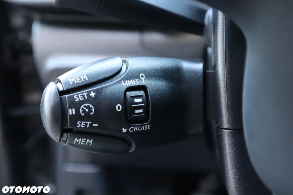 Citroën C3 Pure Tech 82 SHINE - 21