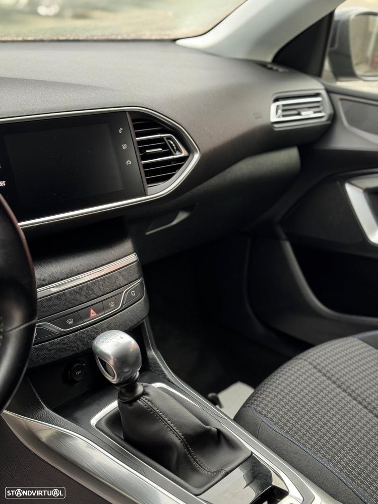 Peugeot 308 SW 1.2 PureTech Style - 5