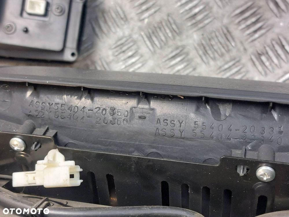 KRATKA ŚRODKOWA + WYŚWIETLACZ PANEL STEROWANIA NAWIGACJI AVENSIS T25 - 5