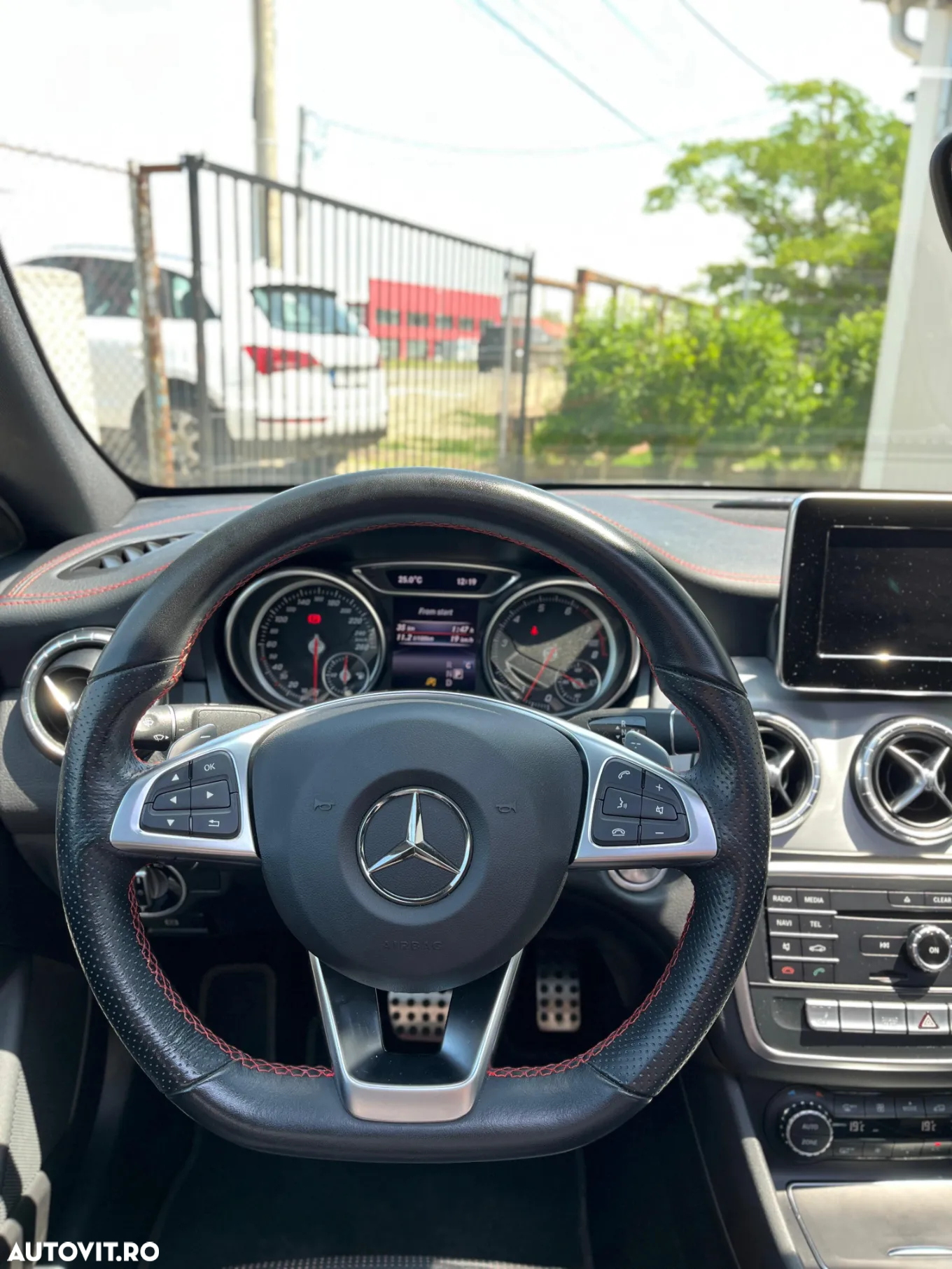 Mercedes-Benz CLA 200 7G-DCT AMG Line - 12