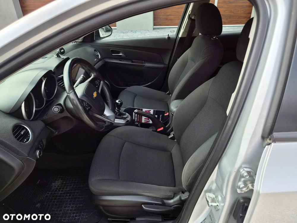 Chevrolet Cruze - 14