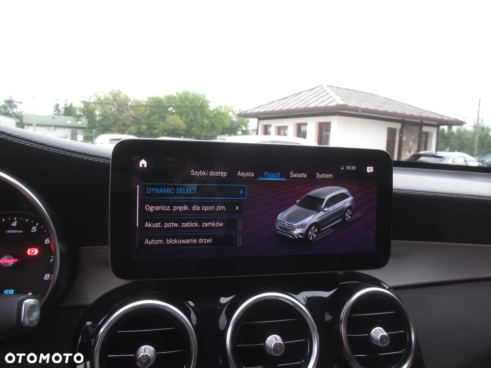 Mercedes-Benz GLC 200 4Matic 9G-TRONIC AMG Line - 24
