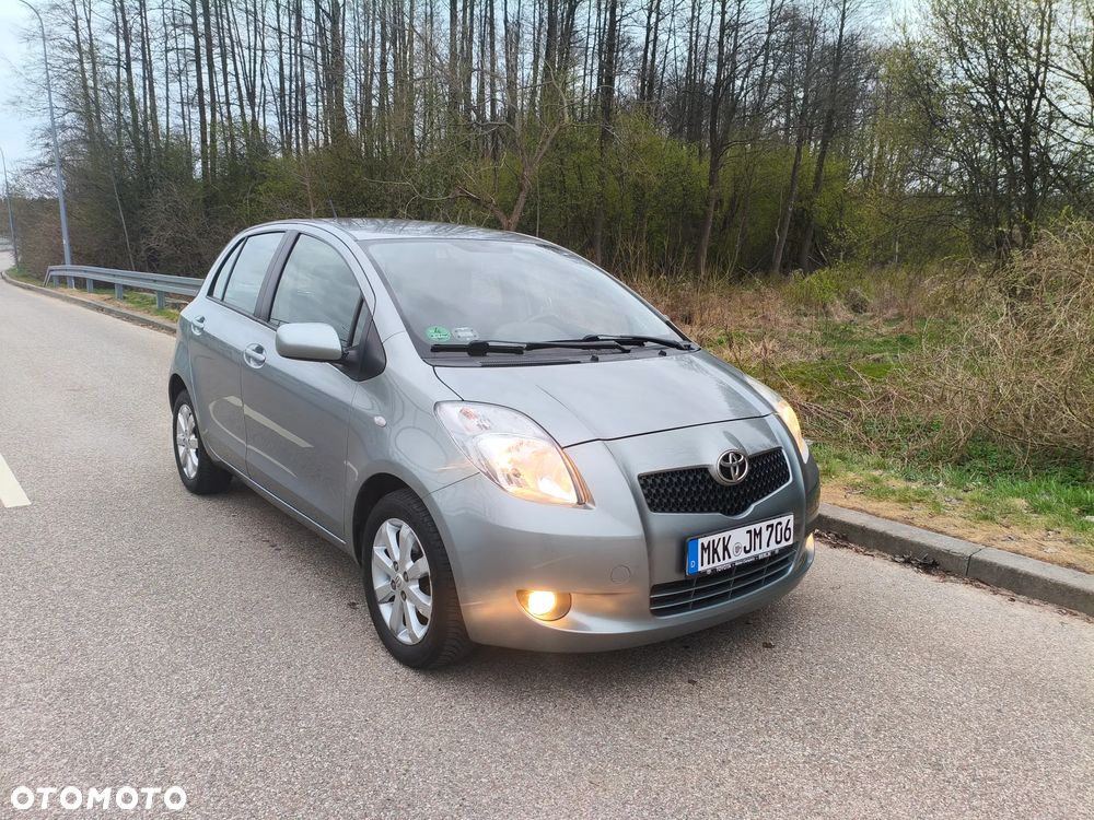 Toyota Yaris 1.3 VVT-i Team - 1