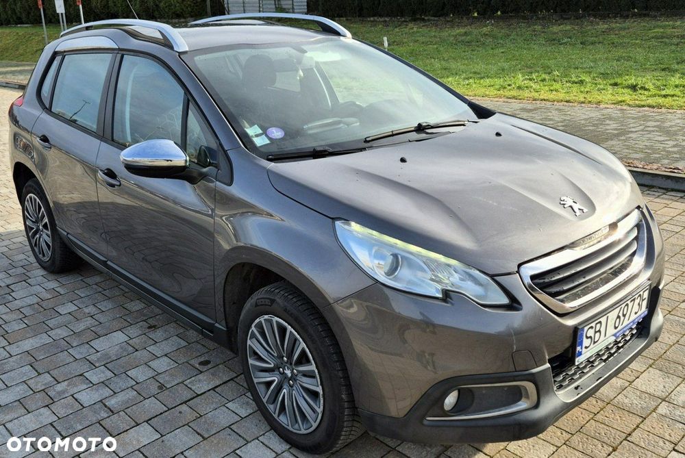 Peugeot 2008 1.2 Pure Tech Signature - 4