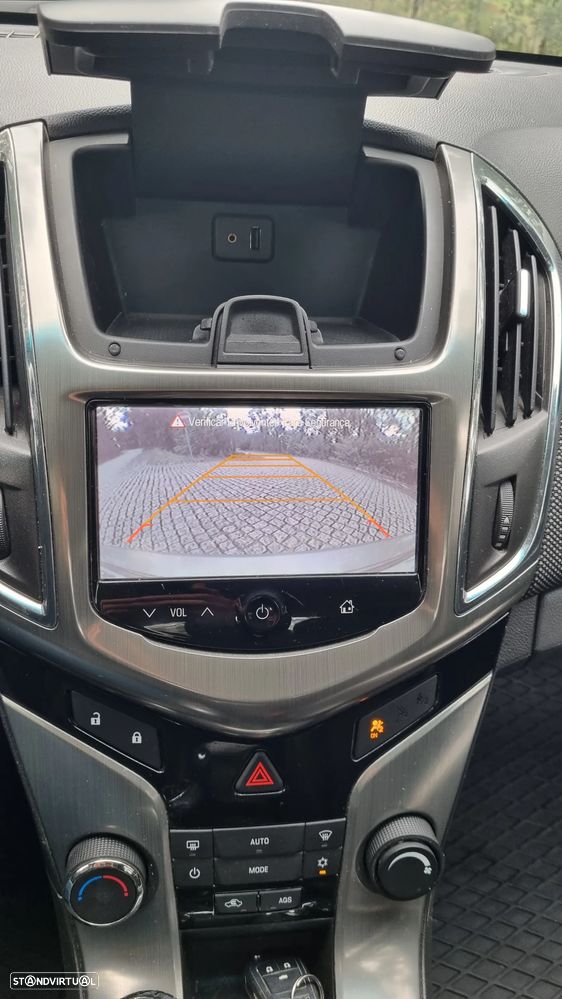 Chevrolet Cruze 1.7 VCDi LT - 9