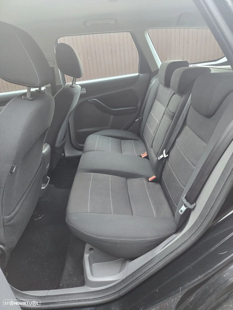 Ford Focus SW 1.6 TDCi Titanium - 13