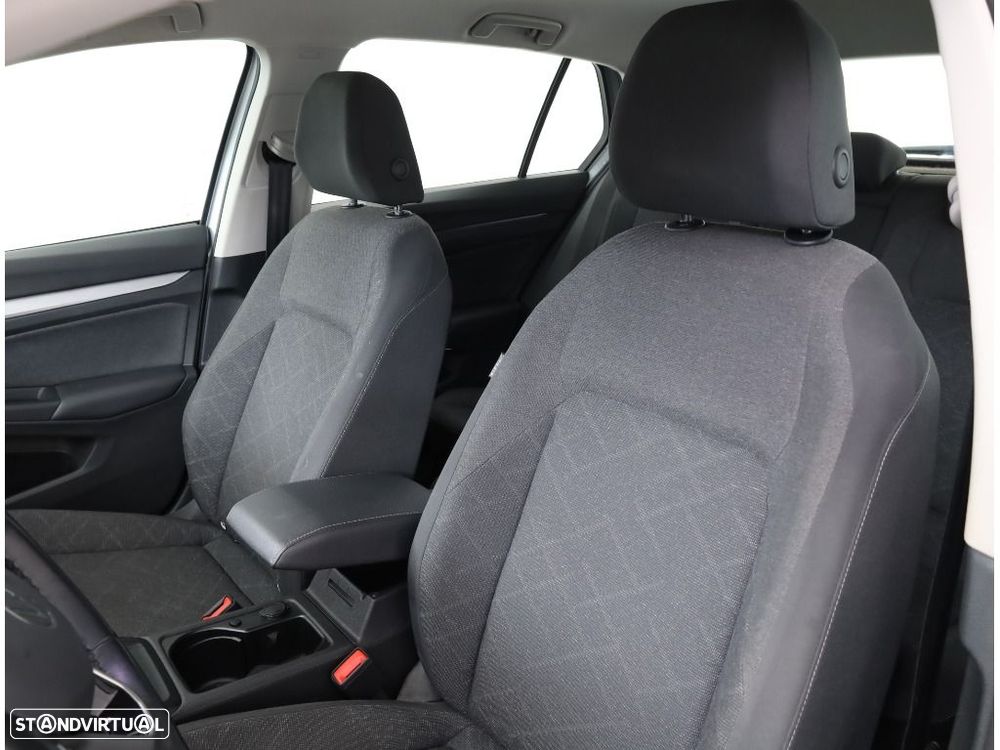 VW Golf 1.0 TSI Life - 24