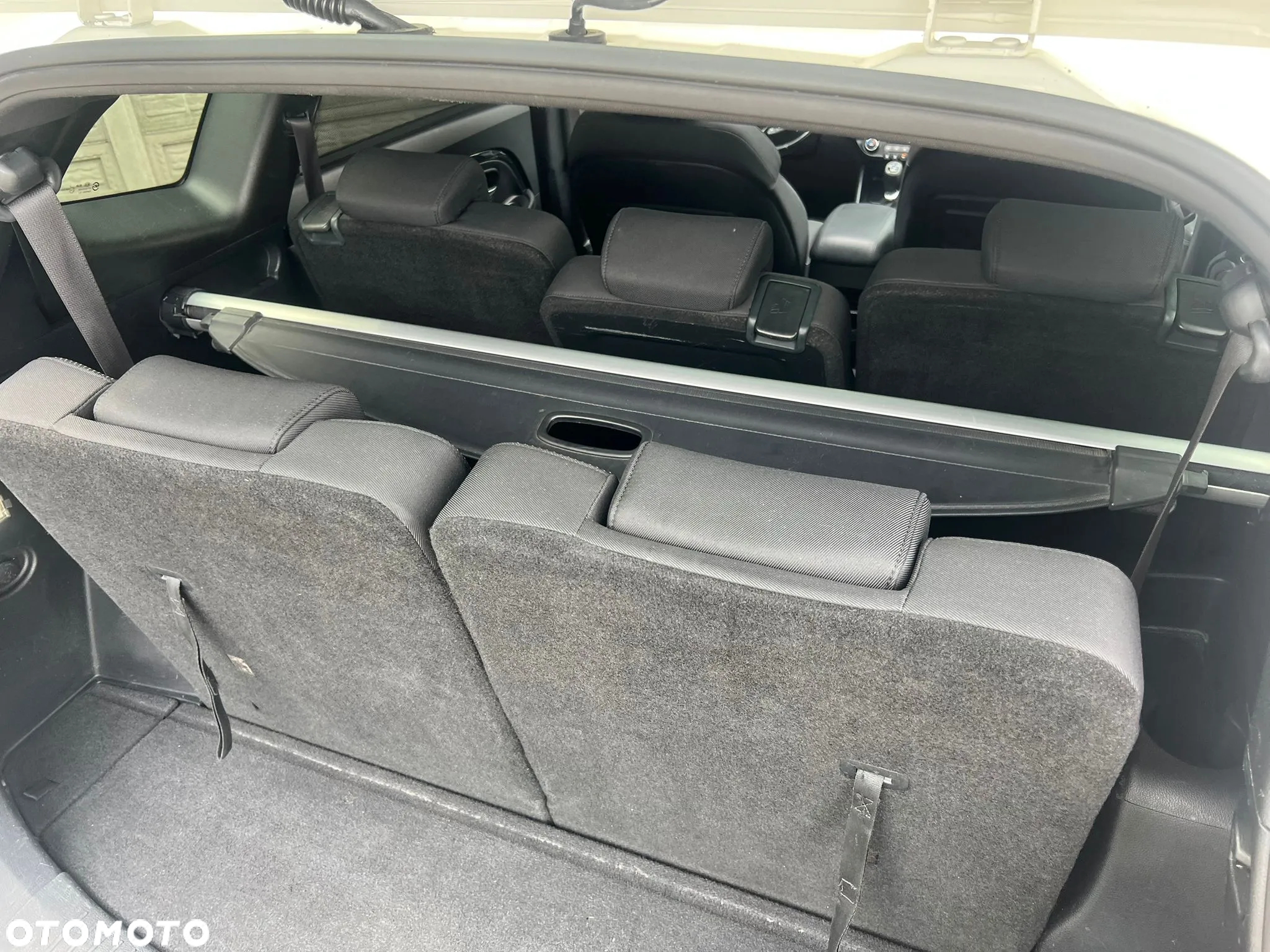 Kia Carens 1.7 CRDi XL 7os - 9