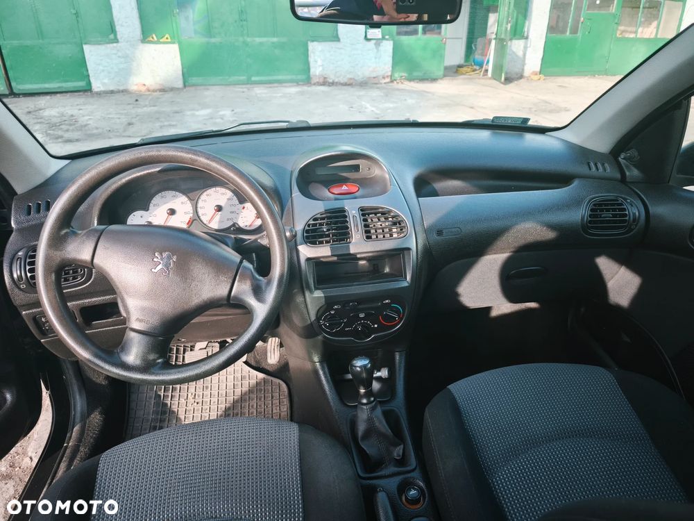 Peugeot 206 - 11
