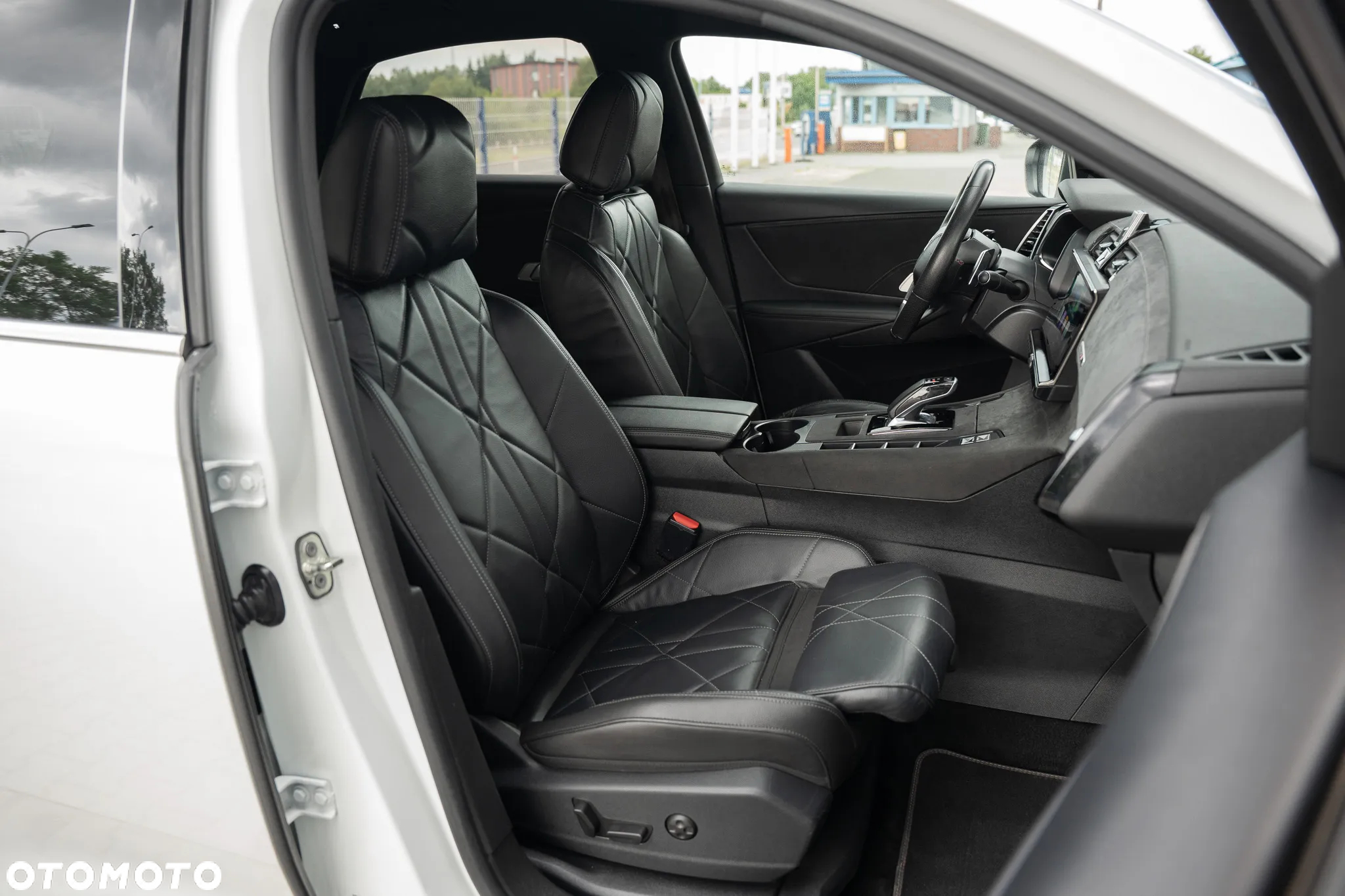 DS Automobiles DS 7 Crossback 1.6 E-Tense 4x4 Performance Line + - 23