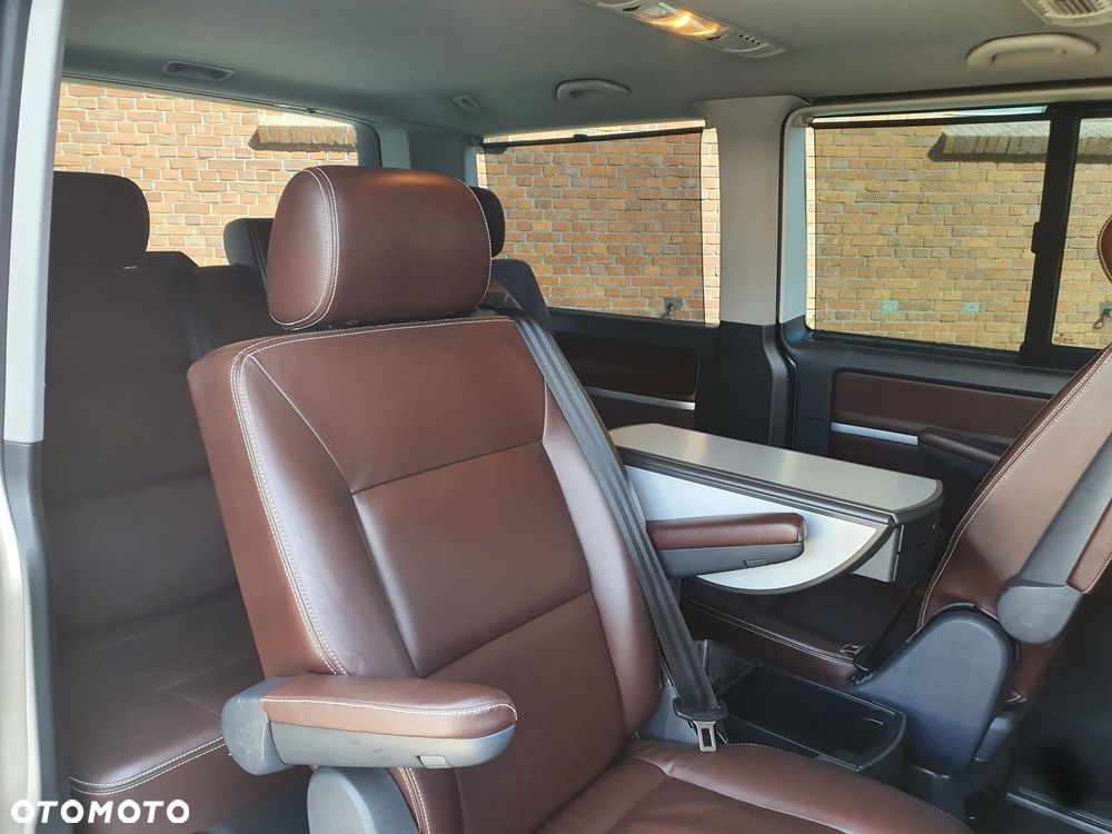 Volkswagen Multivan - 12