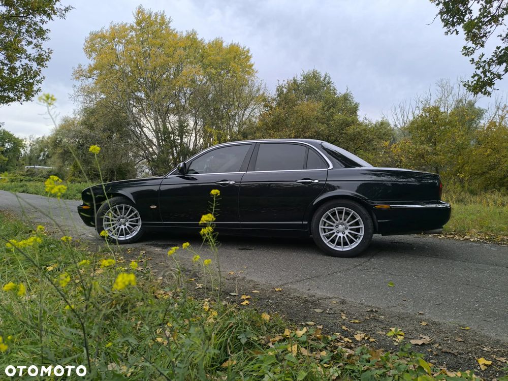 Jaguar XJ