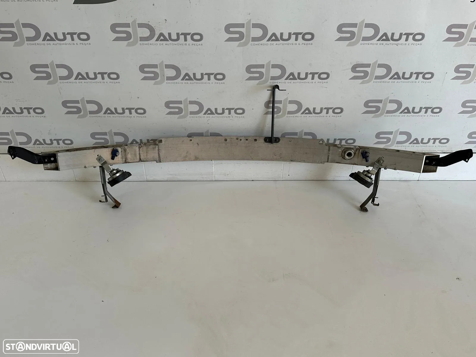Frente Completa - Mercedes C (W204) - 16