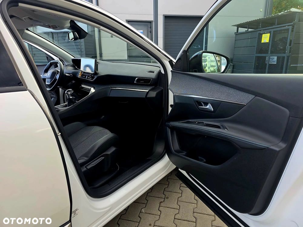 Peugeot 3008 1.2 PureTech Allure S&S - 27