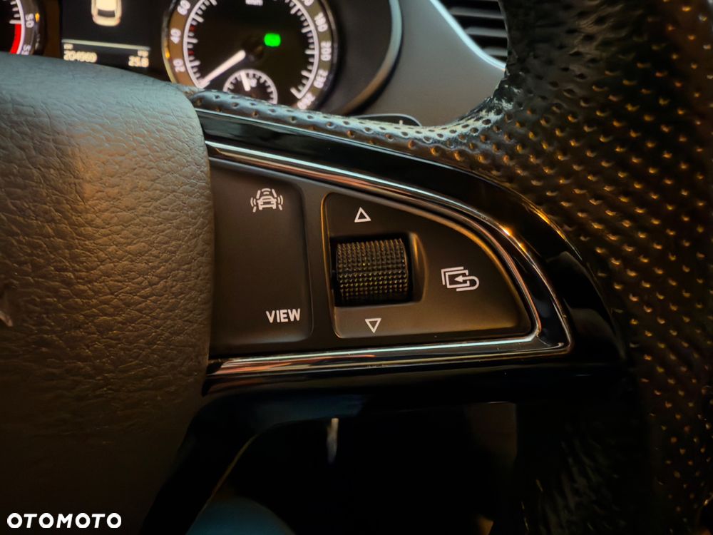 Skoda Octavia 1.6 TDI DSG Style - 10