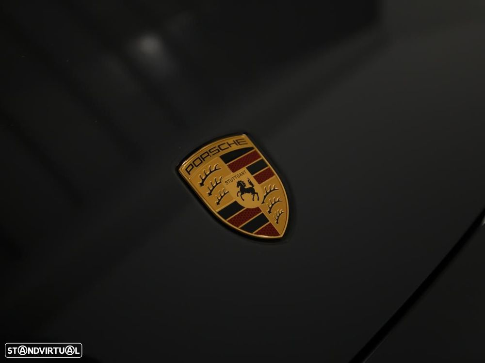 Porsche 911 (992) Carrera 4 GTS - 8