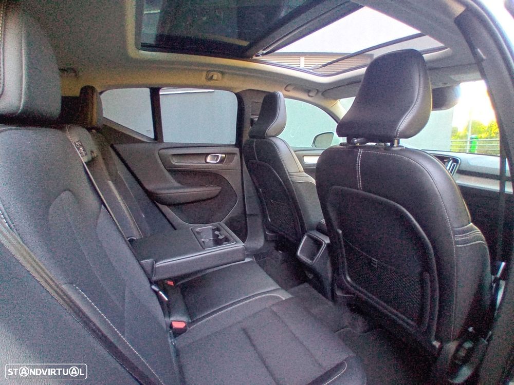 Volvo XC 40 1.5 T3 Momentum Tech Edition - 10