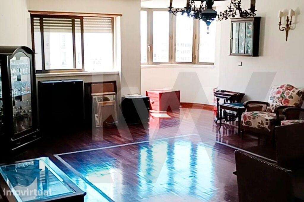 Apartamento T4 com fabulosas áreas em Prédio de Prestígio no Areeiro - Grande imagem: 2/35