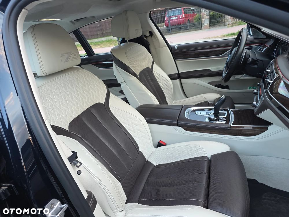 BMW Seria 7 740d xDrive - 23