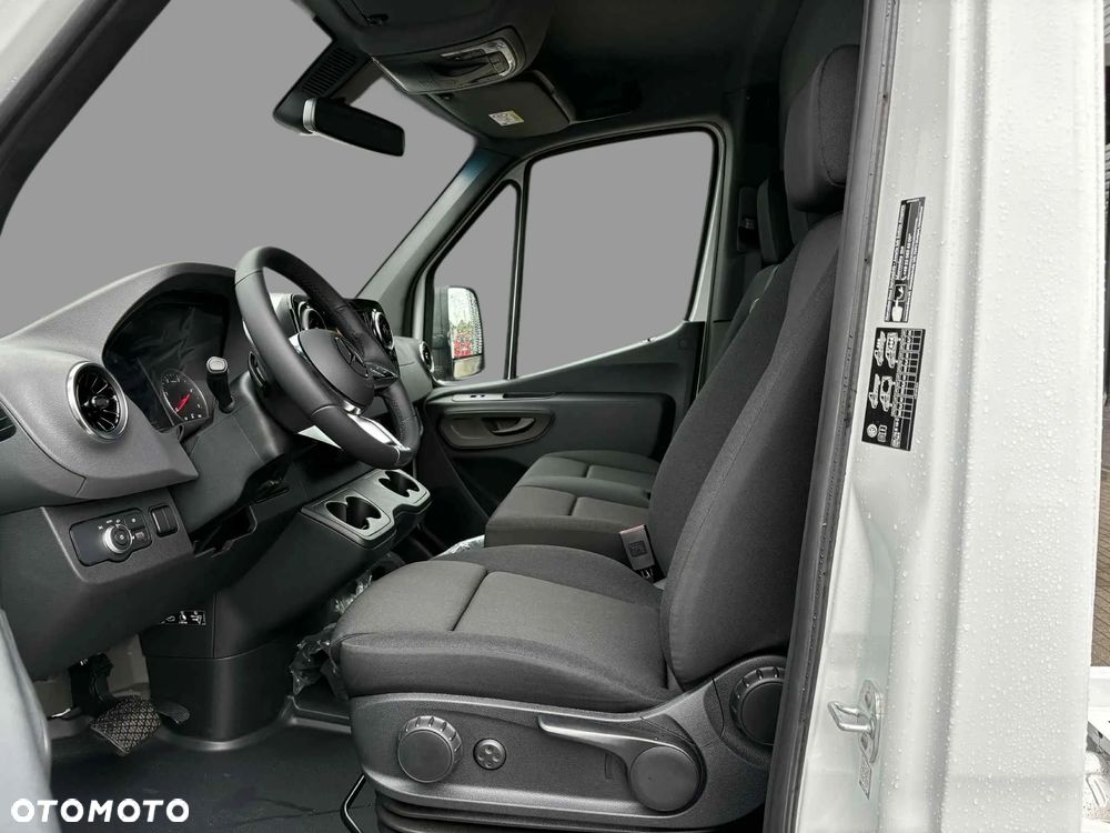 Mercedes-Benz Sprinter - 6