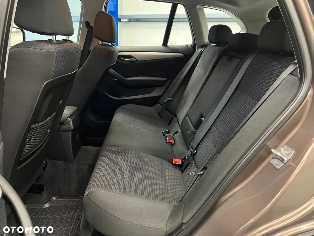 BMW X1 xDrive18d xLine - 28