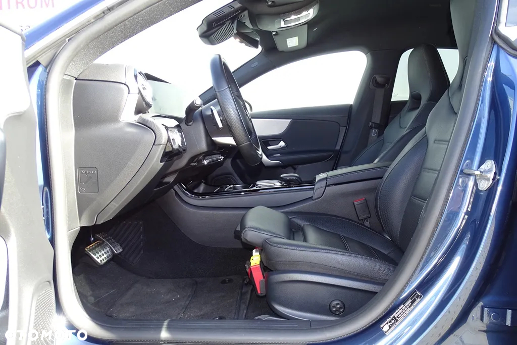 Mercedes-Benz CLA 220 d AMG Line 8G-DCT - 13
