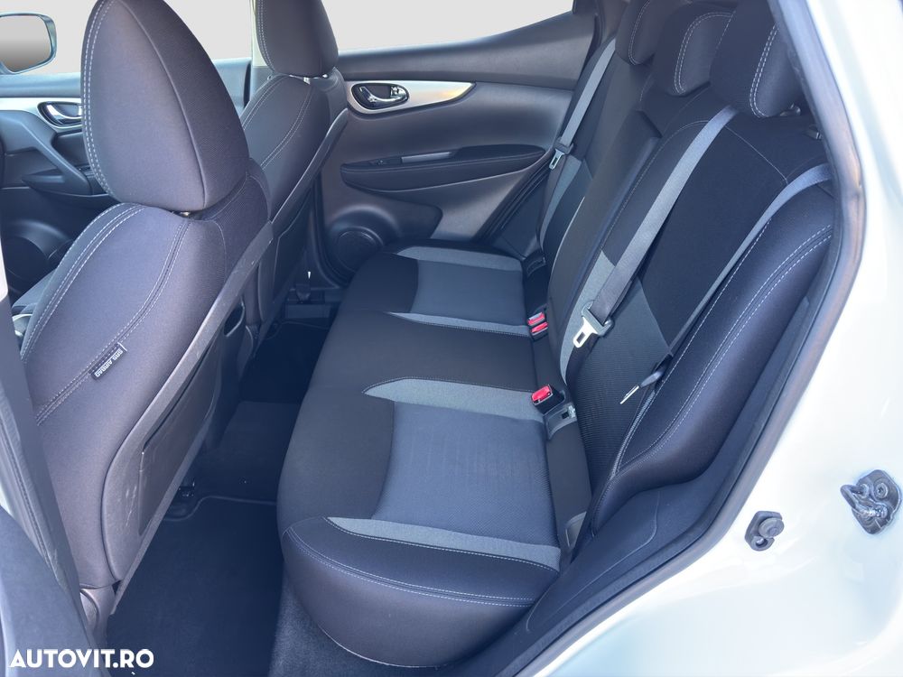 Nissan Qashqai 1.6 DCI N-Connecta - 12