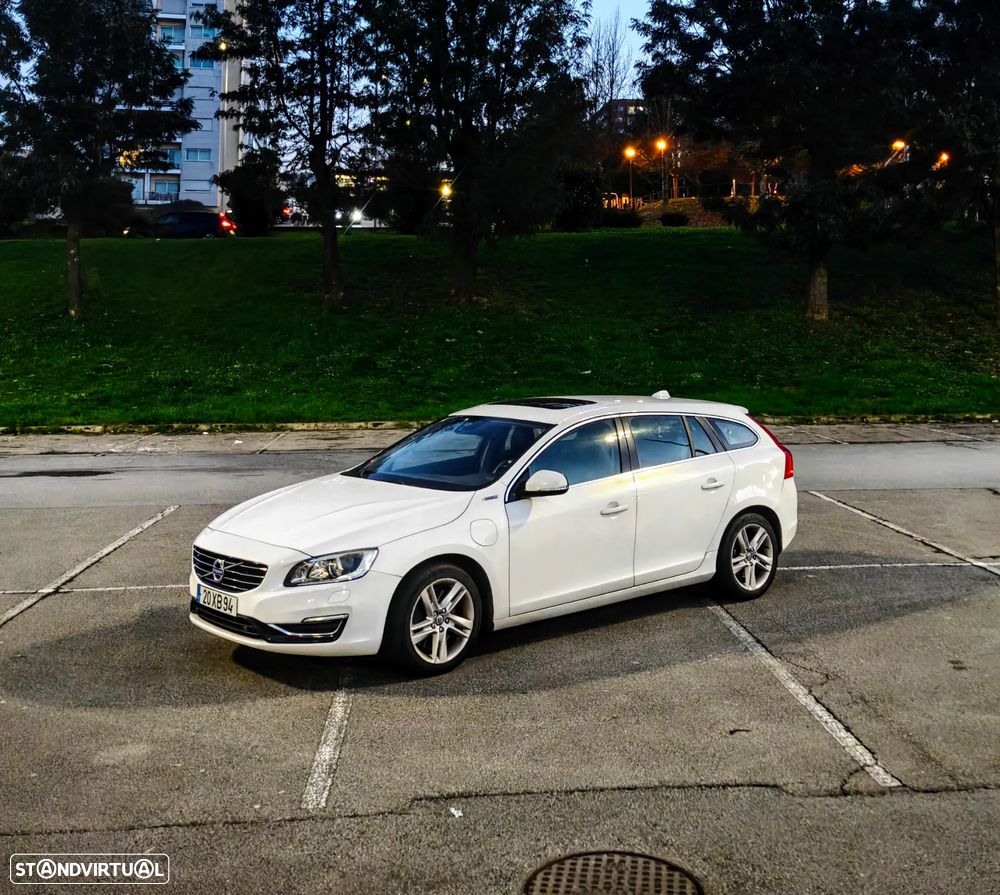 Volvo V60 2.4 D6 R-Design Sum.AWD Phev - 17