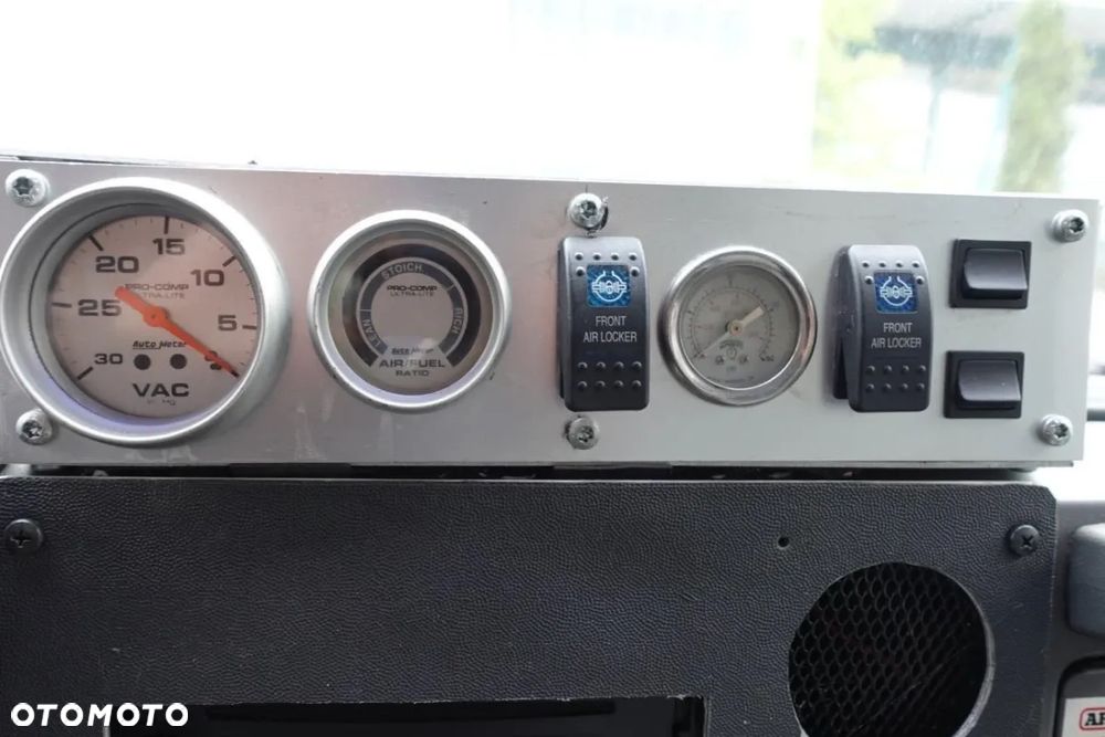 Toyota Land Cruiser - 11