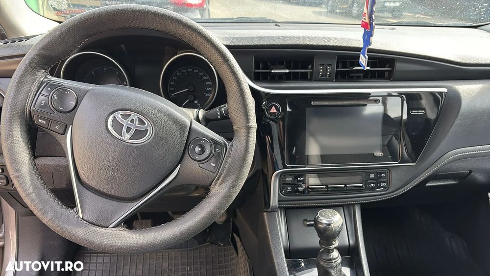 Toyota Auris - 7