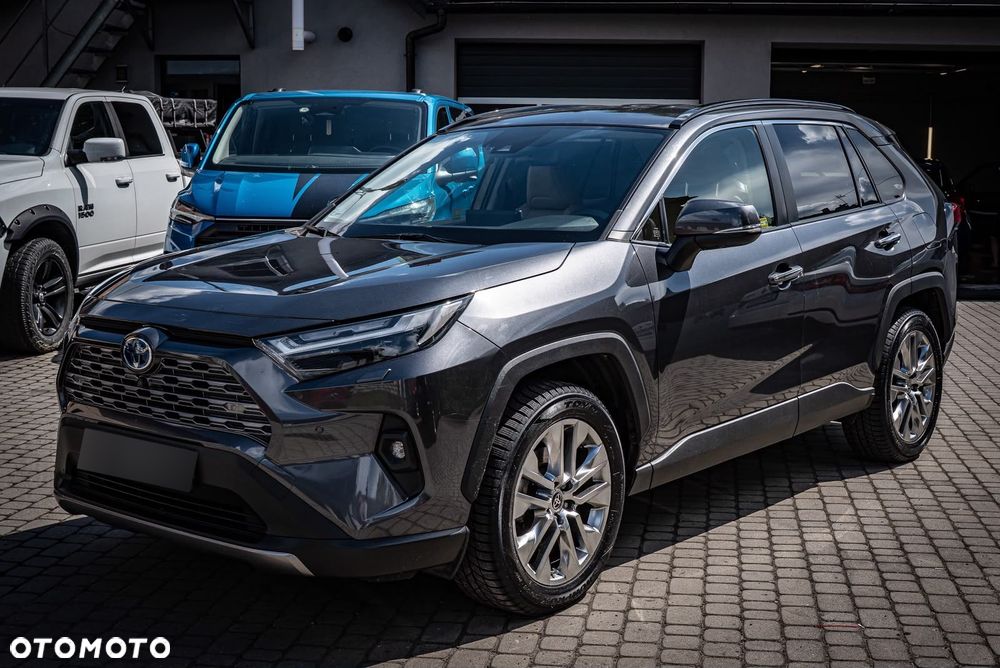 Toyota RAV4 - 1