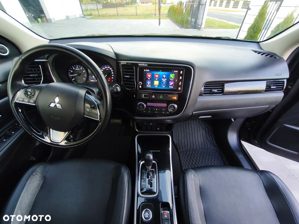 Mitsubishi Outlander - 21