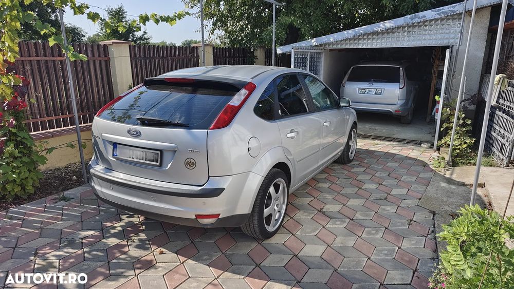 Ford Focus 1.6 TDCI DPF Ghia - 2