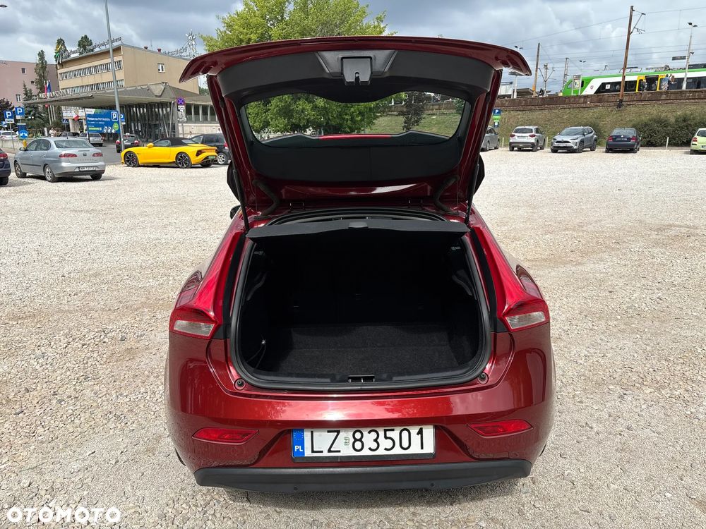 Volvo V40 D2 Momentum - 17