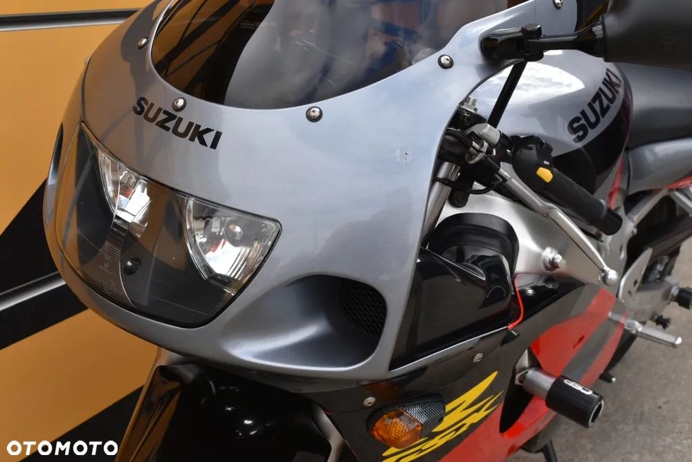 Suzuki GSX-R - 24