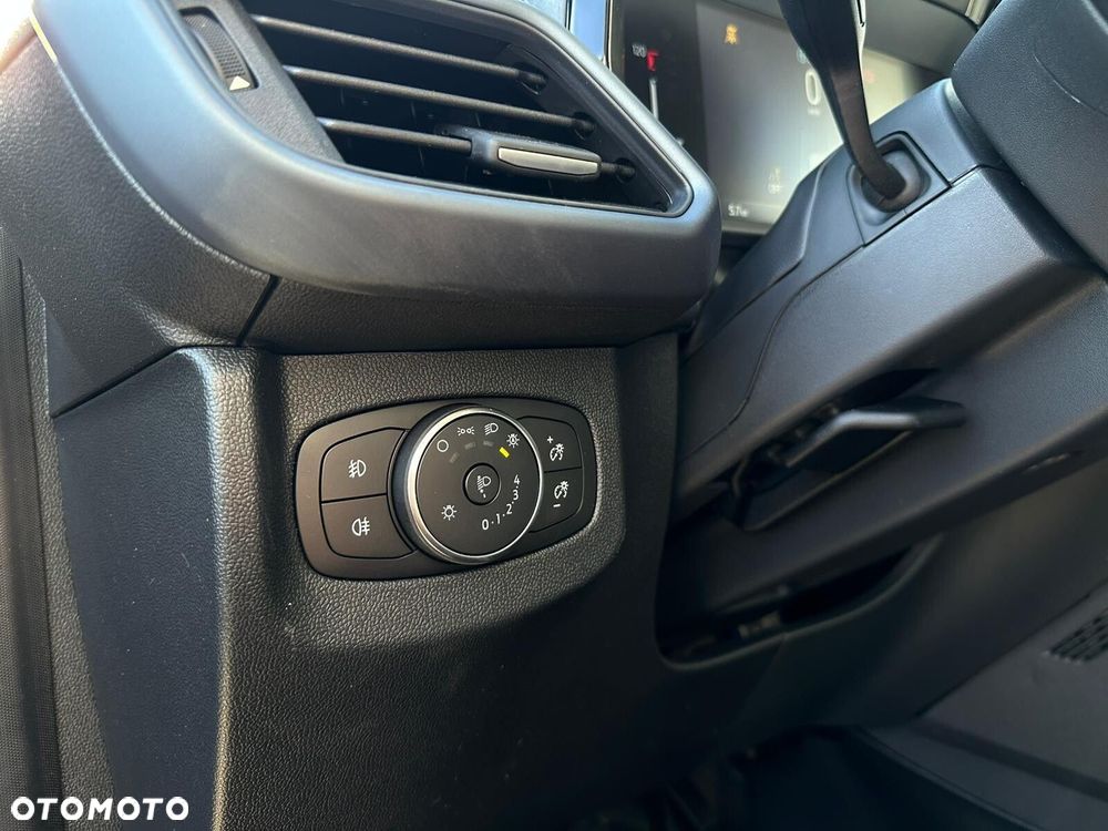 Ford Transit Courier - 21