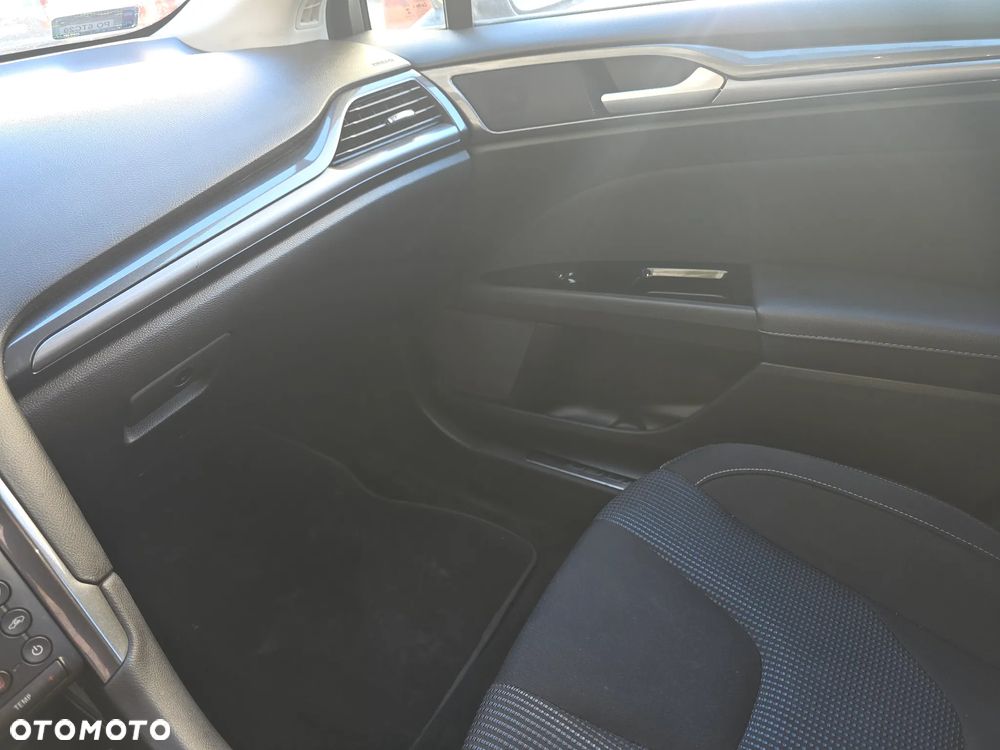Ford Mondeo 2.0 EcoBlue Titanium - 14