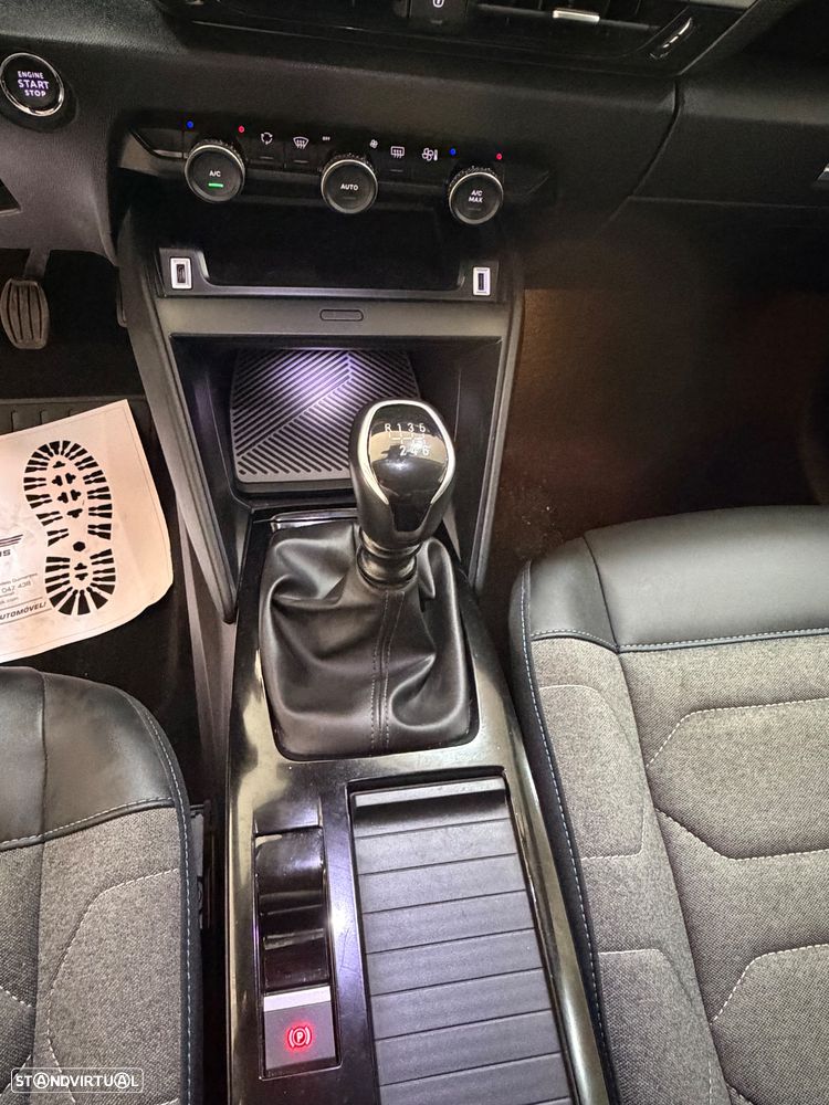 Citroën C4 PureTech 130 Stop&Start SHINE - 15