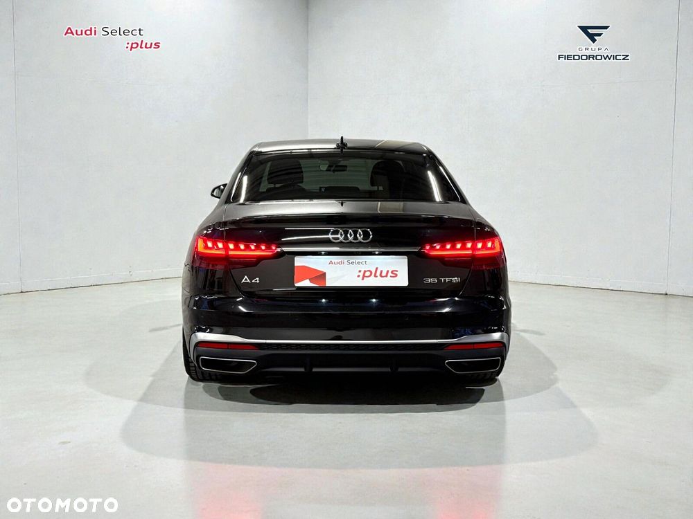 Audi A4 Limousine - 8