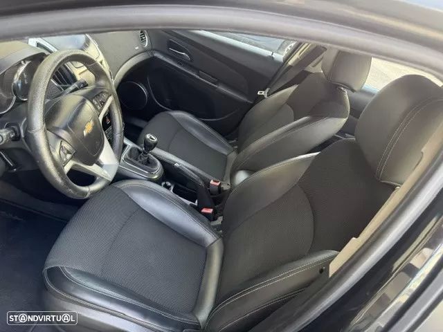 Chevrolet Cruze 1.7 VCDi LT - 17