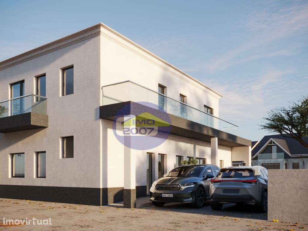 Moradia para conversão em 3 Apartamentos T1 - Aveiro - Grande imagem: 2/11