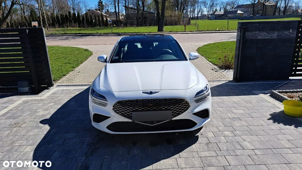 Genesis G70 2.0T Plus AWD 8AT Luxury - 4