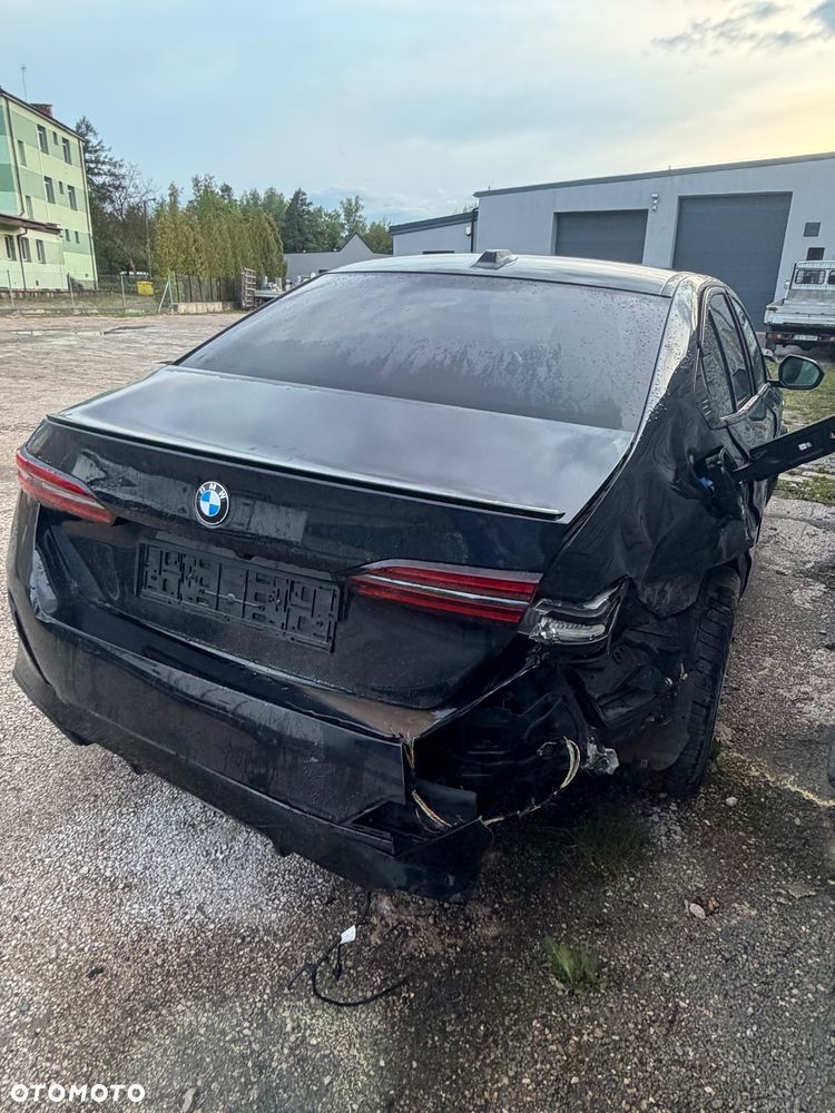 BMW Seria 5 520d xDrive mHEV M Sport - 6