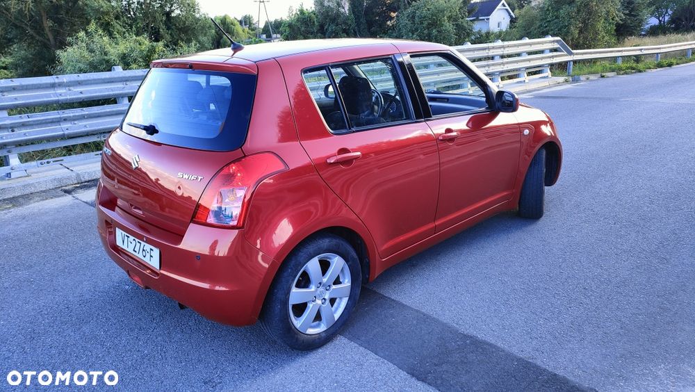 Suzuki Swift - 4
