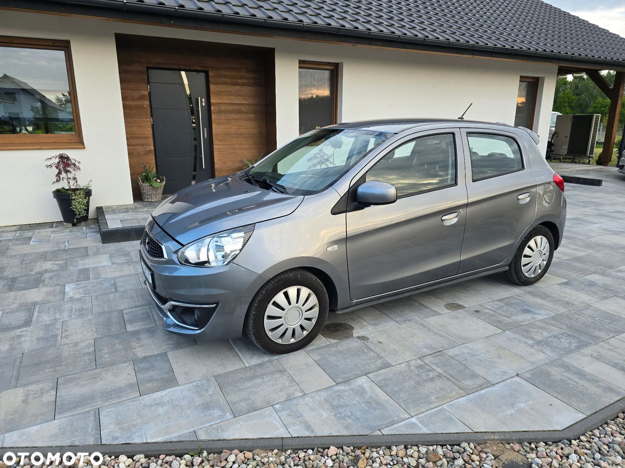 Mitsubishi Space Star 1.0 - 1